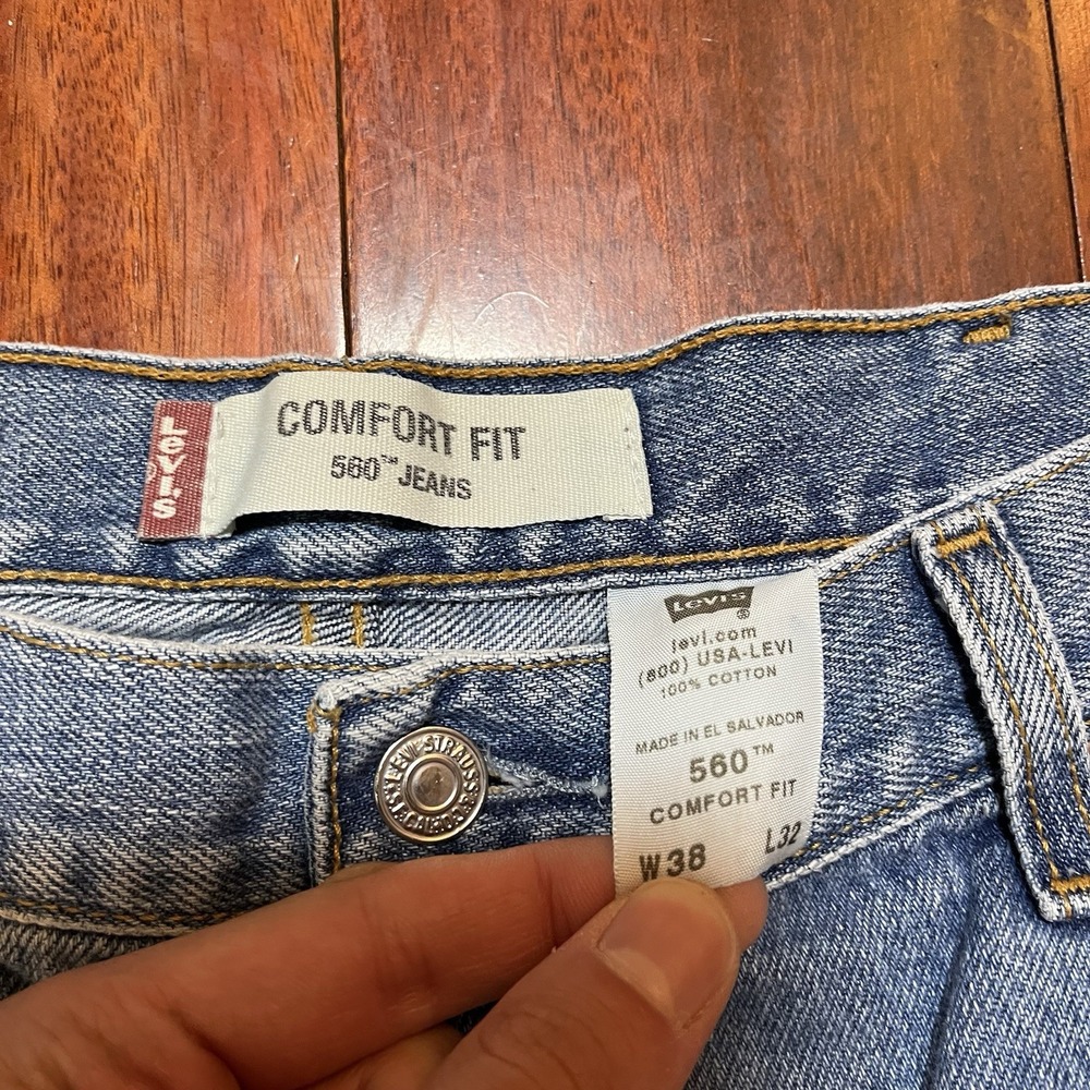 Vintage Levis Jeans Mens 38x32 (37x31) Blue Light Wash Comfort Fit Y2K READ - Picture 5 of 13